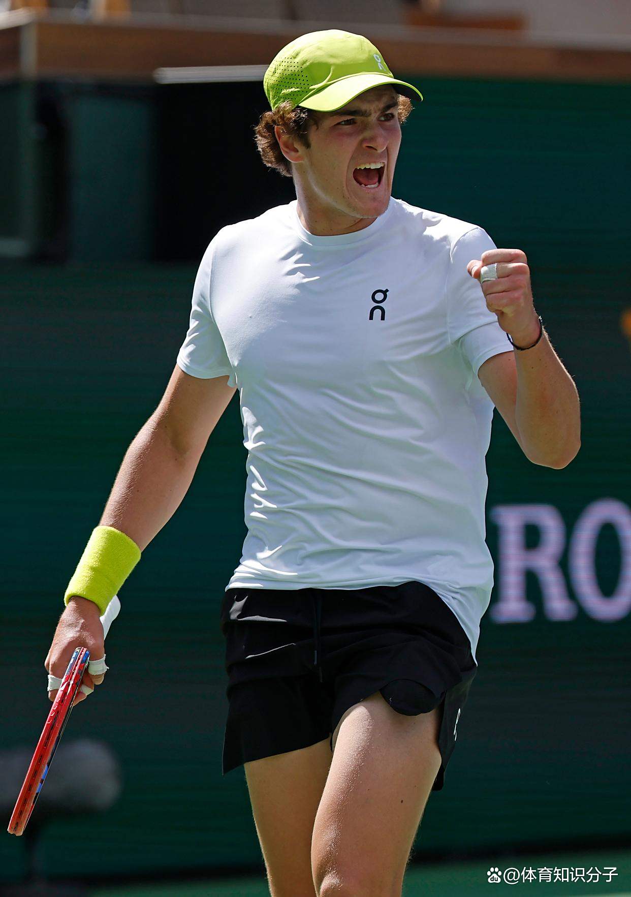 星空-费德勒在瑞士队比赛中比赛规则变更，表现优异引发热议！