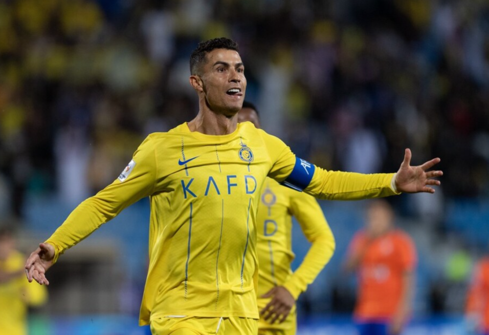 STAR SPORTS- c罗在拜仁比赛中关键助攻,惊险取胜引发热议的是谁 