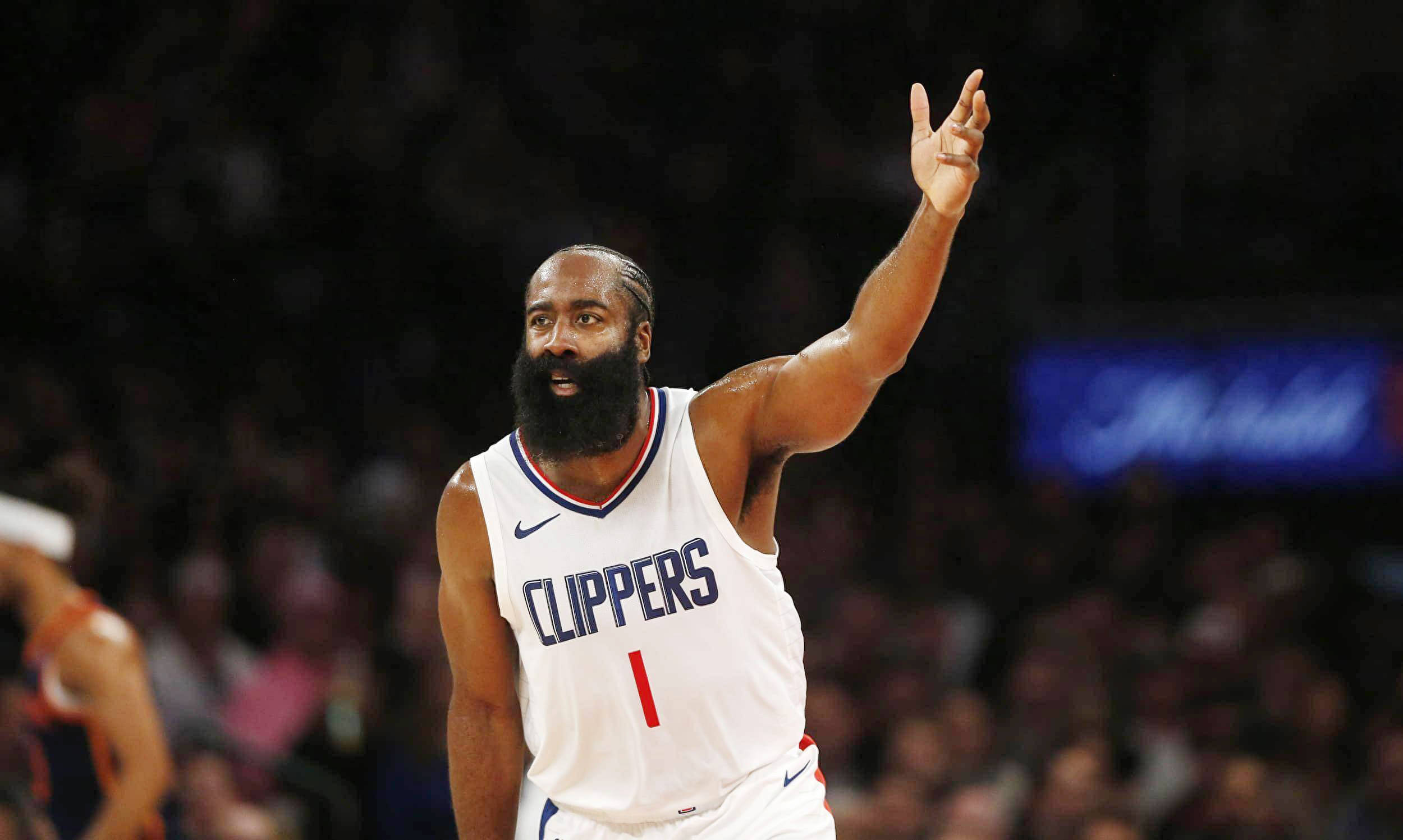 星空-哈登回归赛场,比分优势明显首场状态亮眼,湖人观众沸腾!的简单介绍