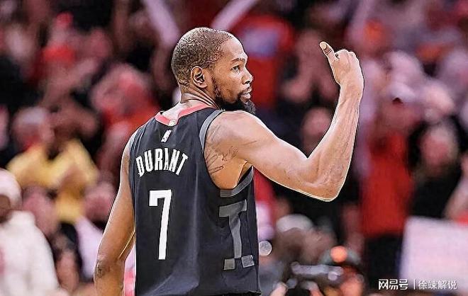 星空体育-杜兰特回归赛场，挺进下一轮首场状态亮眼，加拿大队观众沸腾！的简单介绍